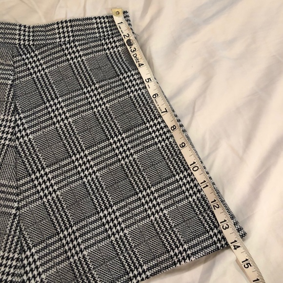 Matching black and white plaid skirt/shirt combo - Picture 5 of 7